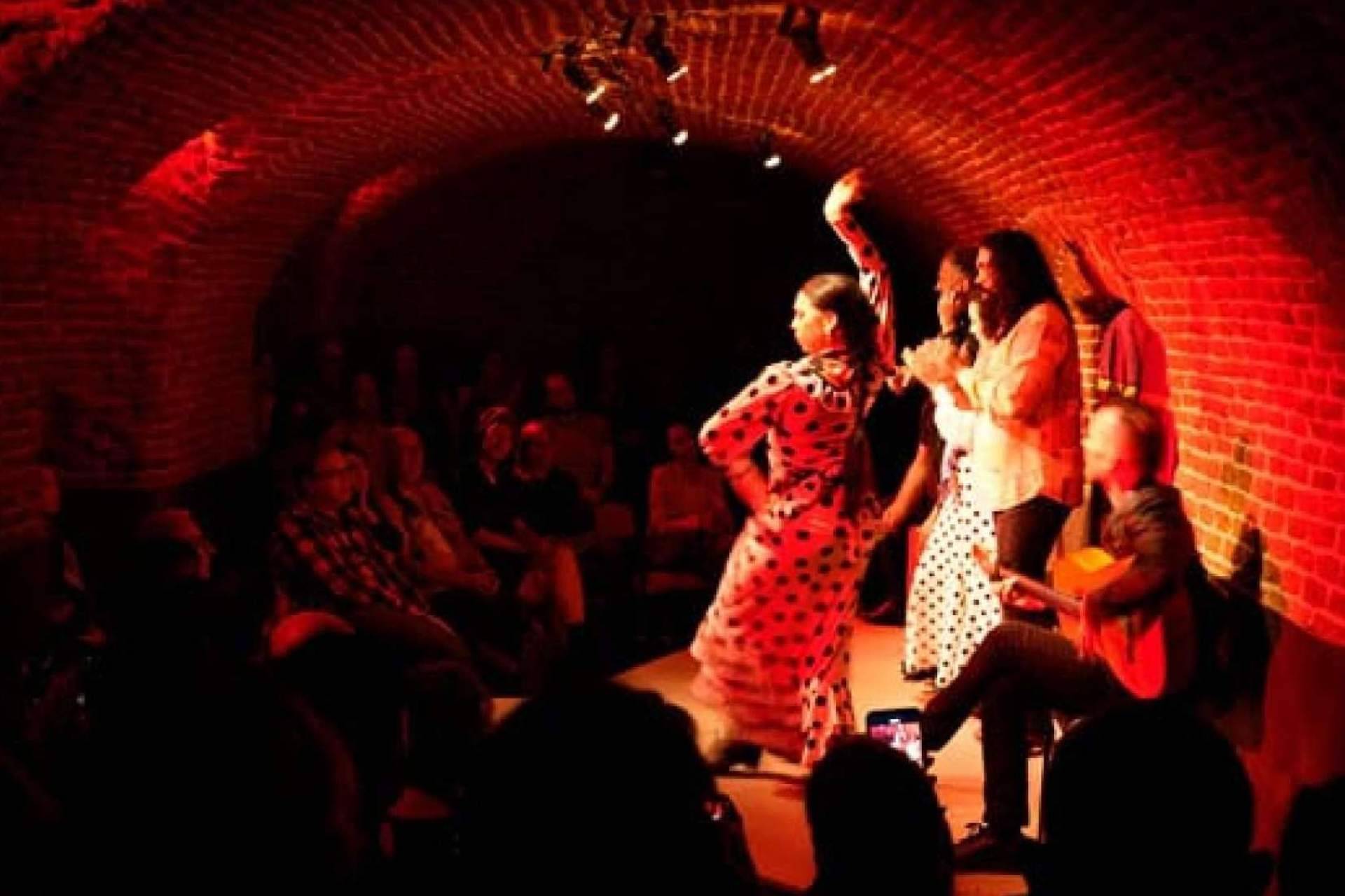 Conocer al director artístico del Teatro Tablao Flamenco Torero, Juan el Mistela
