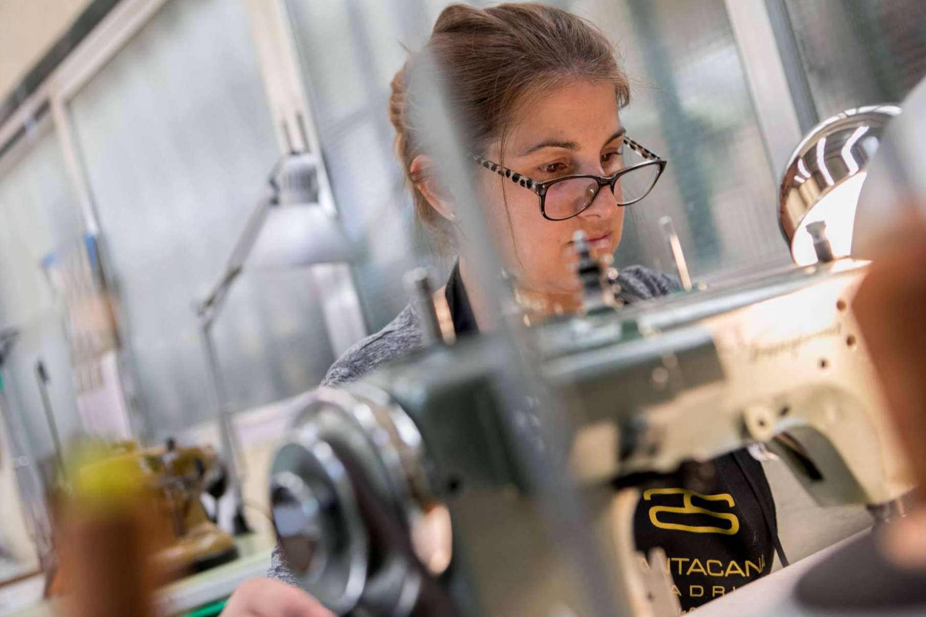 Santacana, fabricación de guantes a medida desde 1896