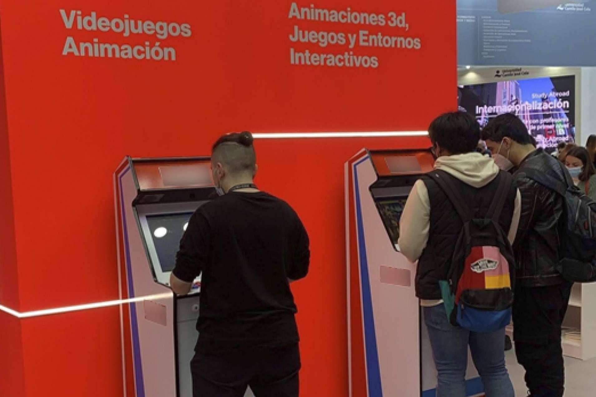 MiArcade ofrece servicios de alquiler de máquinas recreativas para fiestas inolvidables