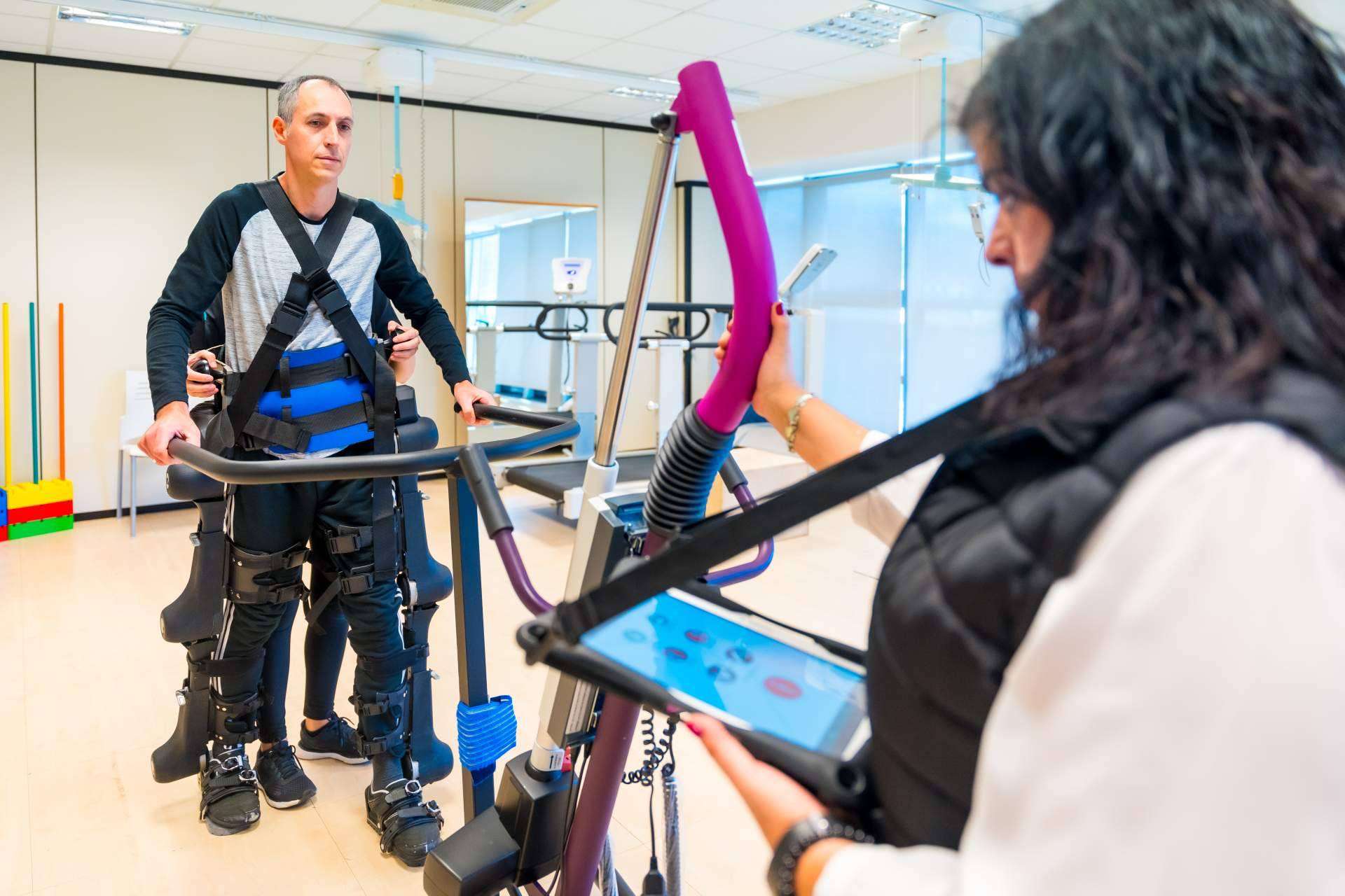 Neurorrehabilitación con tecnología de la firma Gogoa Mobility Robots en Movex Clinics