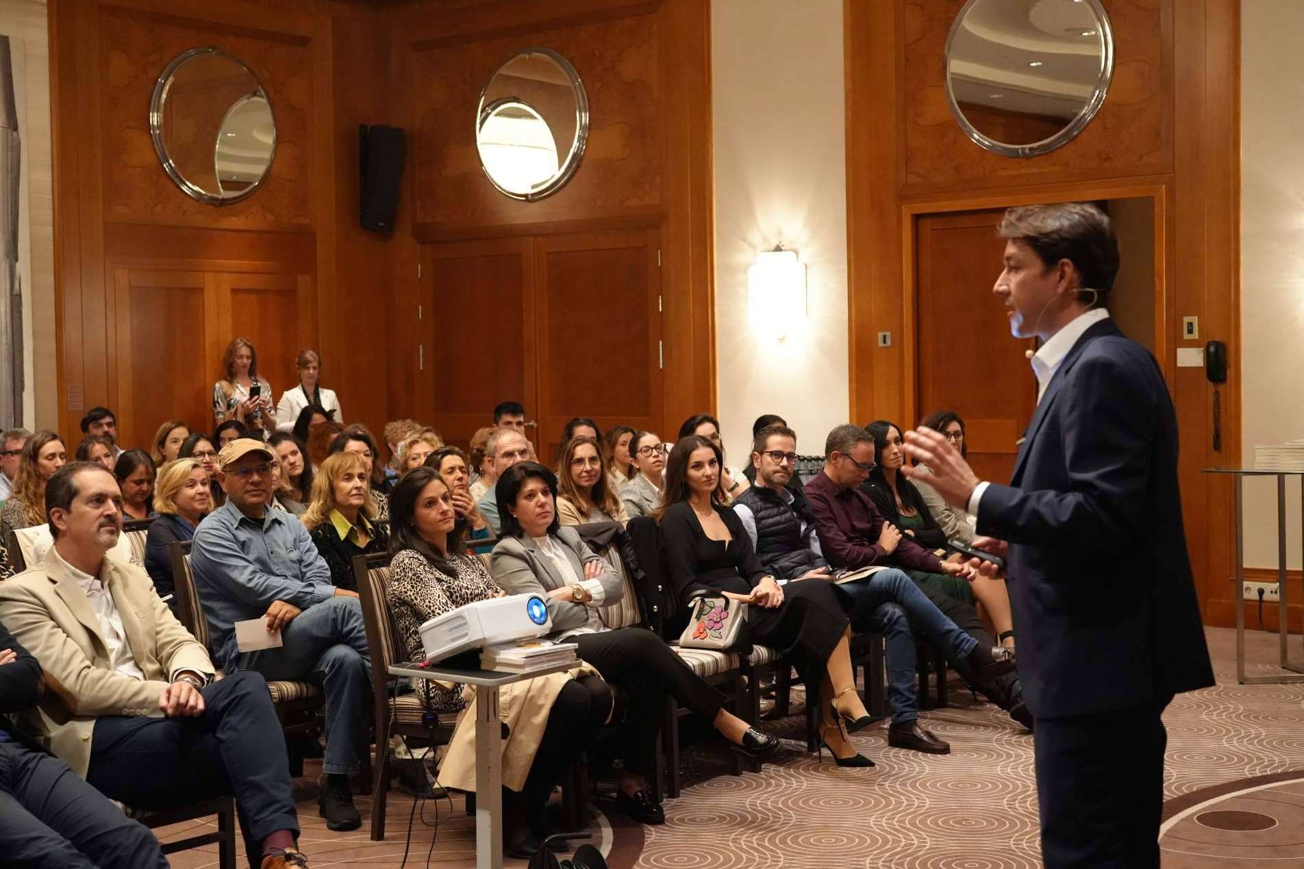 El Congreso Internacional de Psicología Positiva concede matrículas gratis antes del 27 de junio de 2024