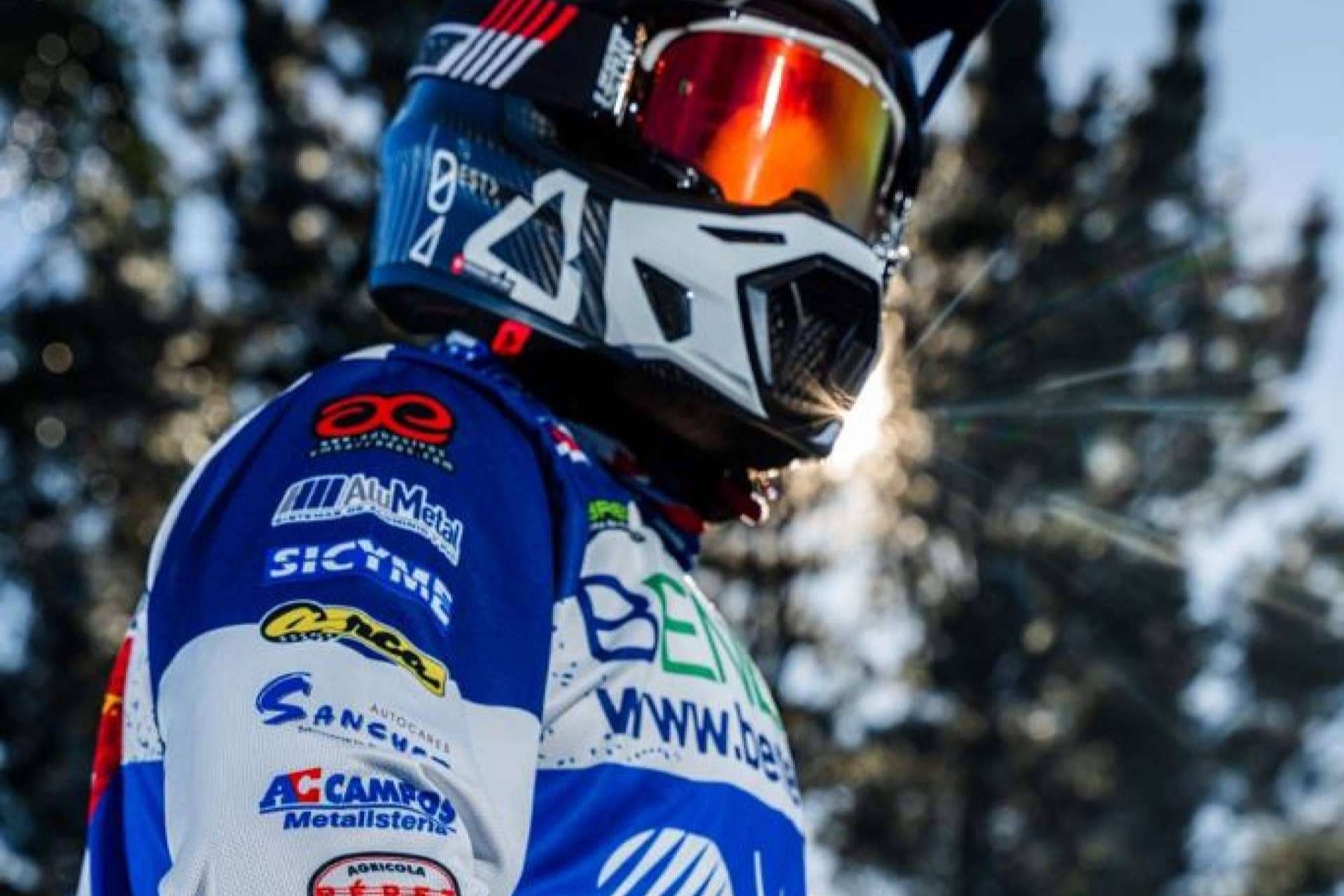 Ropa personalizada para offroad para pilotos exigentes de la mano de ADHESIVOSEMBARRADOS