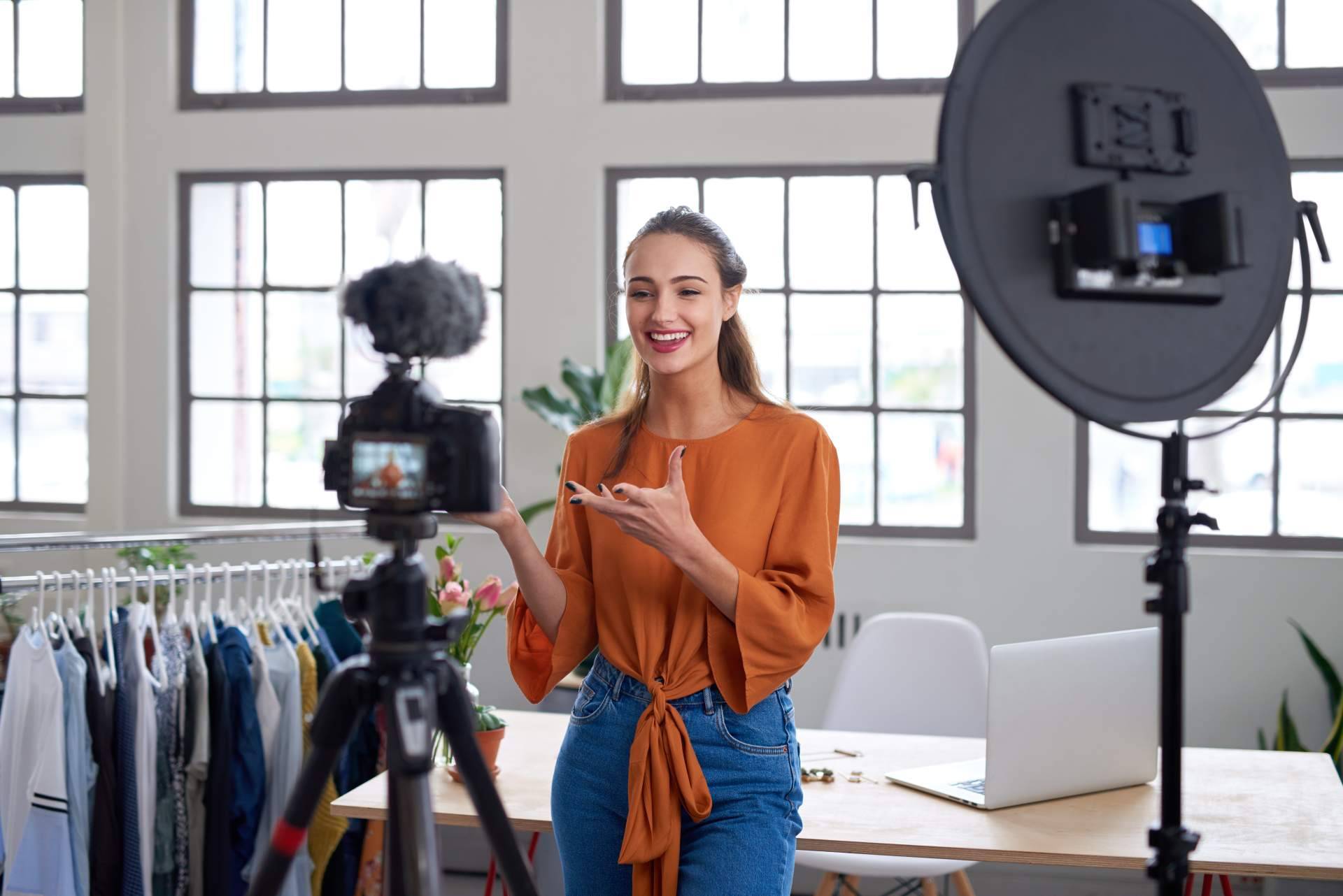 Youuup, una plataforma en formato aplicación móvil para entretener y divertir