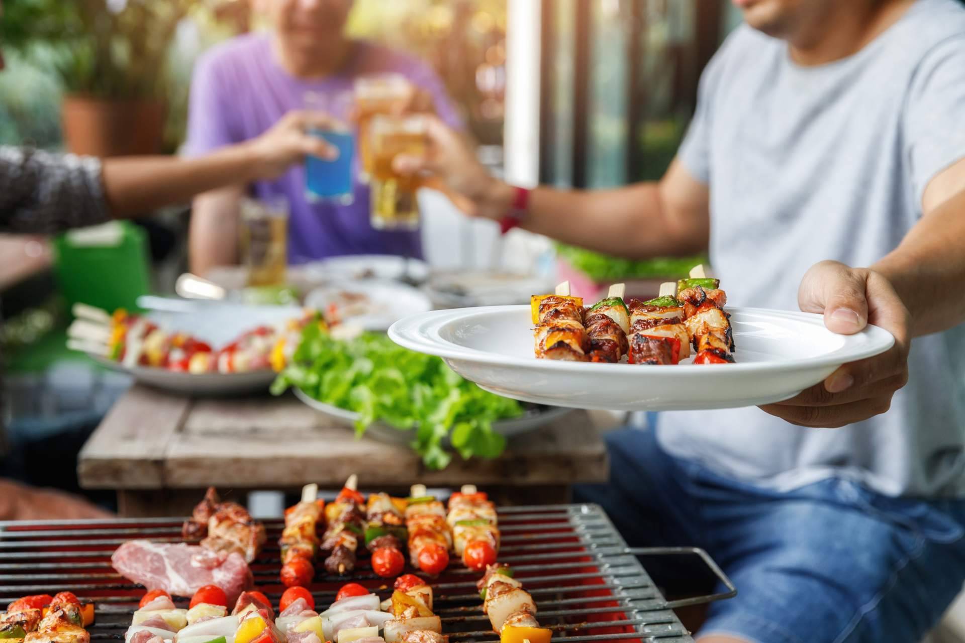 Las últimas tendencias, materiales y consejos sobre cocinas de exterior