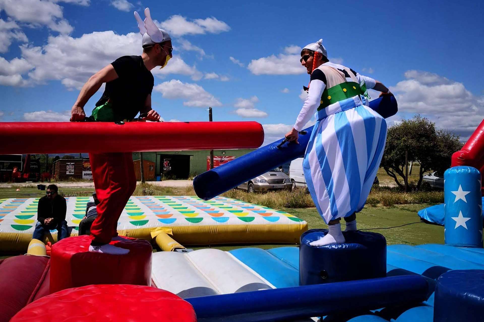 No Name Sport abre las puertas al original mundo de Humor Amarillo en Madrid