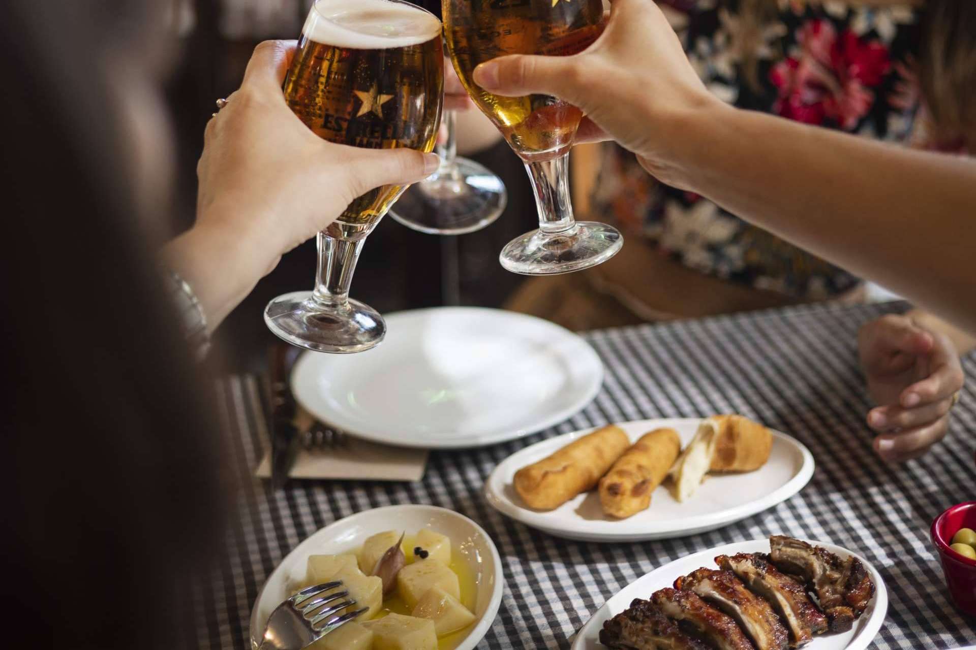 Combinar tradición y calidad es posible en Pasa Tapas, un restaurante de tapas en la Barceloneta