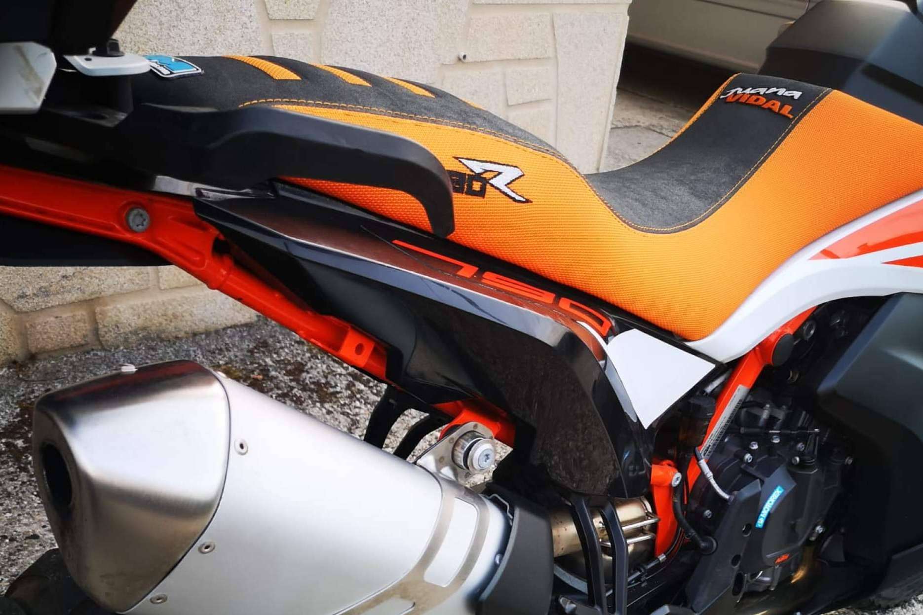 Los asientos para motos de JM Fundas garantizan confort y seguridad en cada viaje