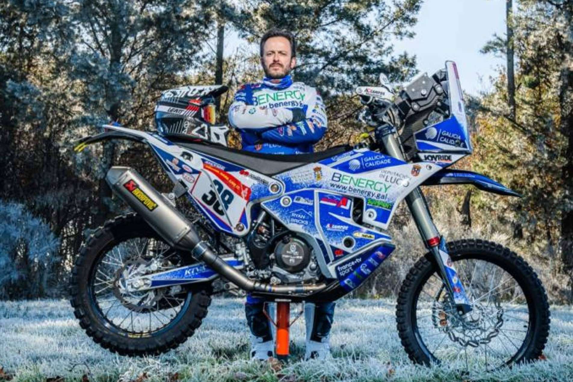 Los kits de pegatinas para moto de ADHESIVOSEMBARRADOS permiten conseguir un estilo único