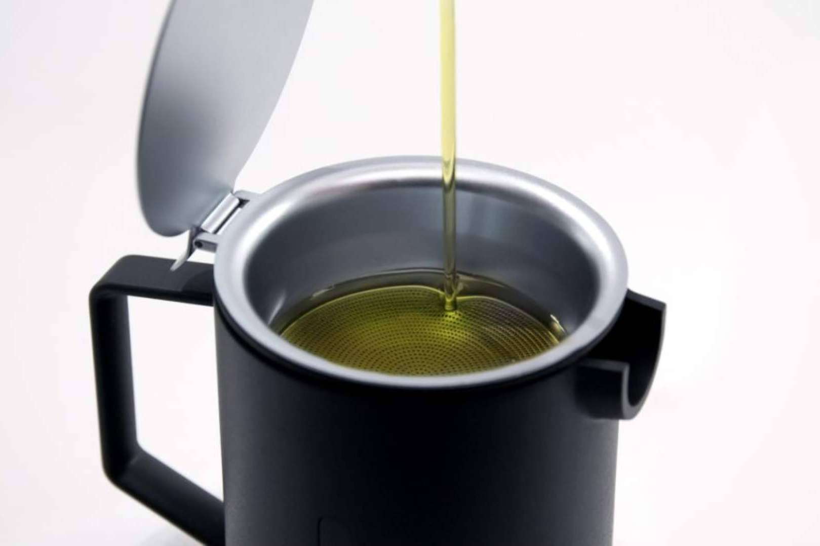 VUELVE AL MERCADO YENXA, EL PEQUEÑO ELECTRODOMÉSTICO CAPAZ DE TRANSFORMAR ACEITE USADO EN JABÓN