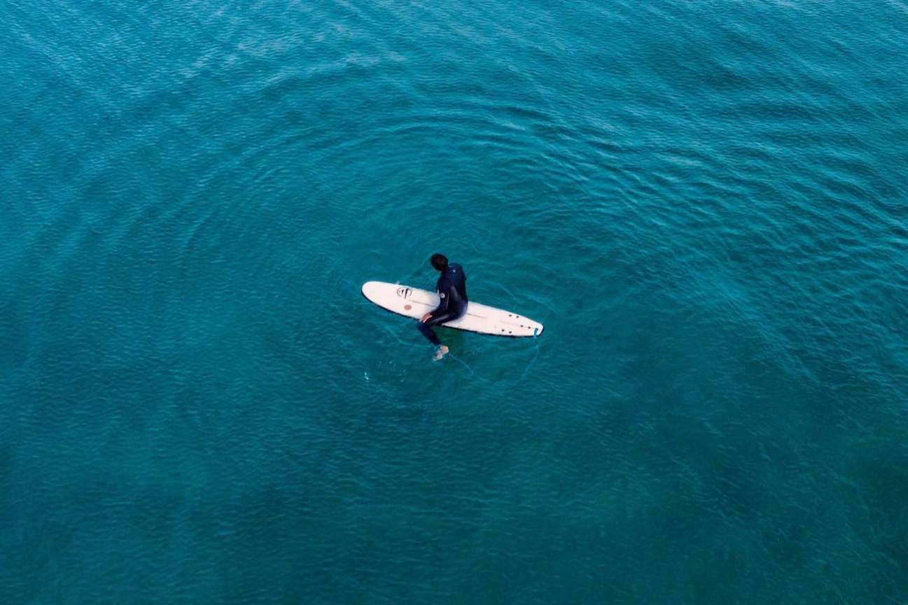 Surf para principiantes con la tabla de aprendizaje evolutiva de Flysurf