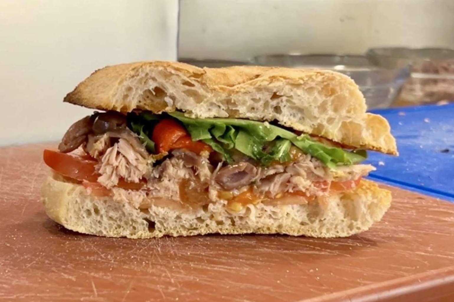 El panino mediterráneo especial de Ariana Díaz en la bodega y charcuteria italiana Santo Porcello
