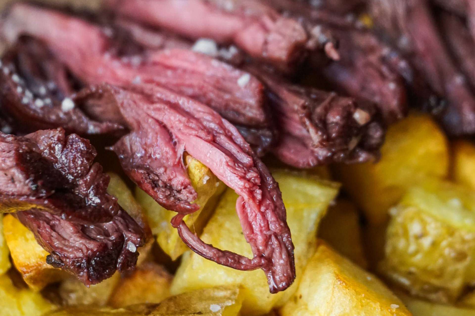 Los Espetinhos, un concepto de gastronomía brasileña con servicio tipo rodizio de carnes