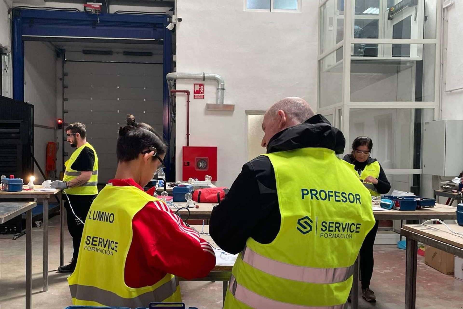 La oferta académica de Servicedoor Formación incluye un programa especializado en Mantenimiento de Ascensores