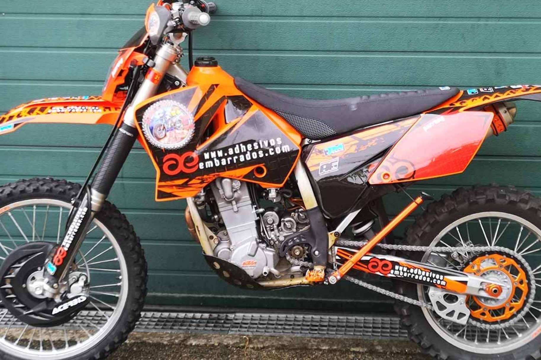 Pegatinas para moto personalizadas en la tienda online ADHESIVOSEMBARRADOS