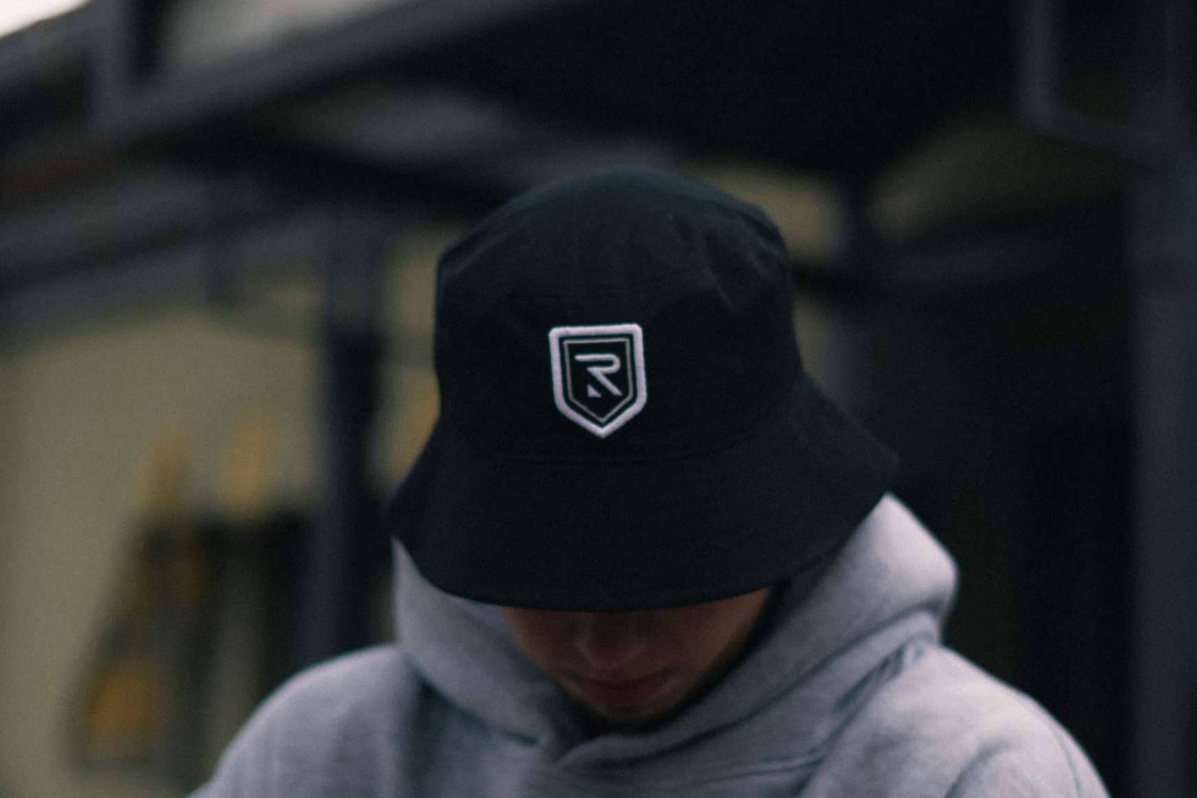 Rotherz se posiciona como líder en moda urbana, combinando estilo y sostenibilidad