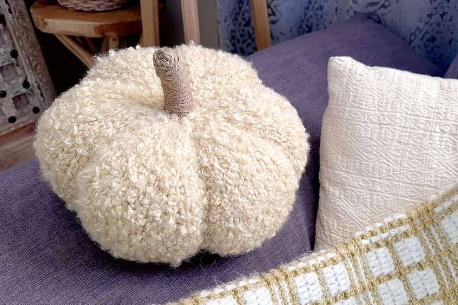 Lidia Crochet Tricot ofrece calidez y estilo con cojines, alfombras y mantas de crochet