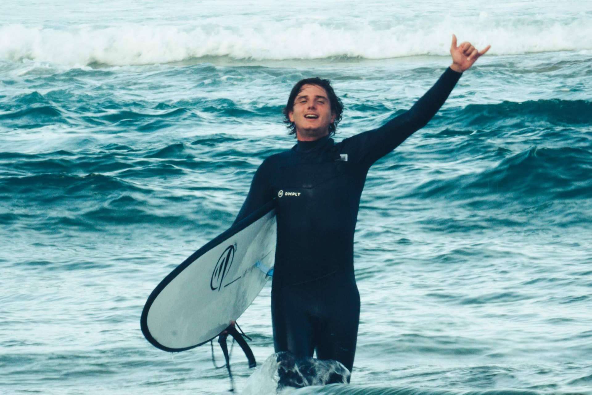 Unos de los mejores regalos para quienes comienzan a surfear según Flysurf