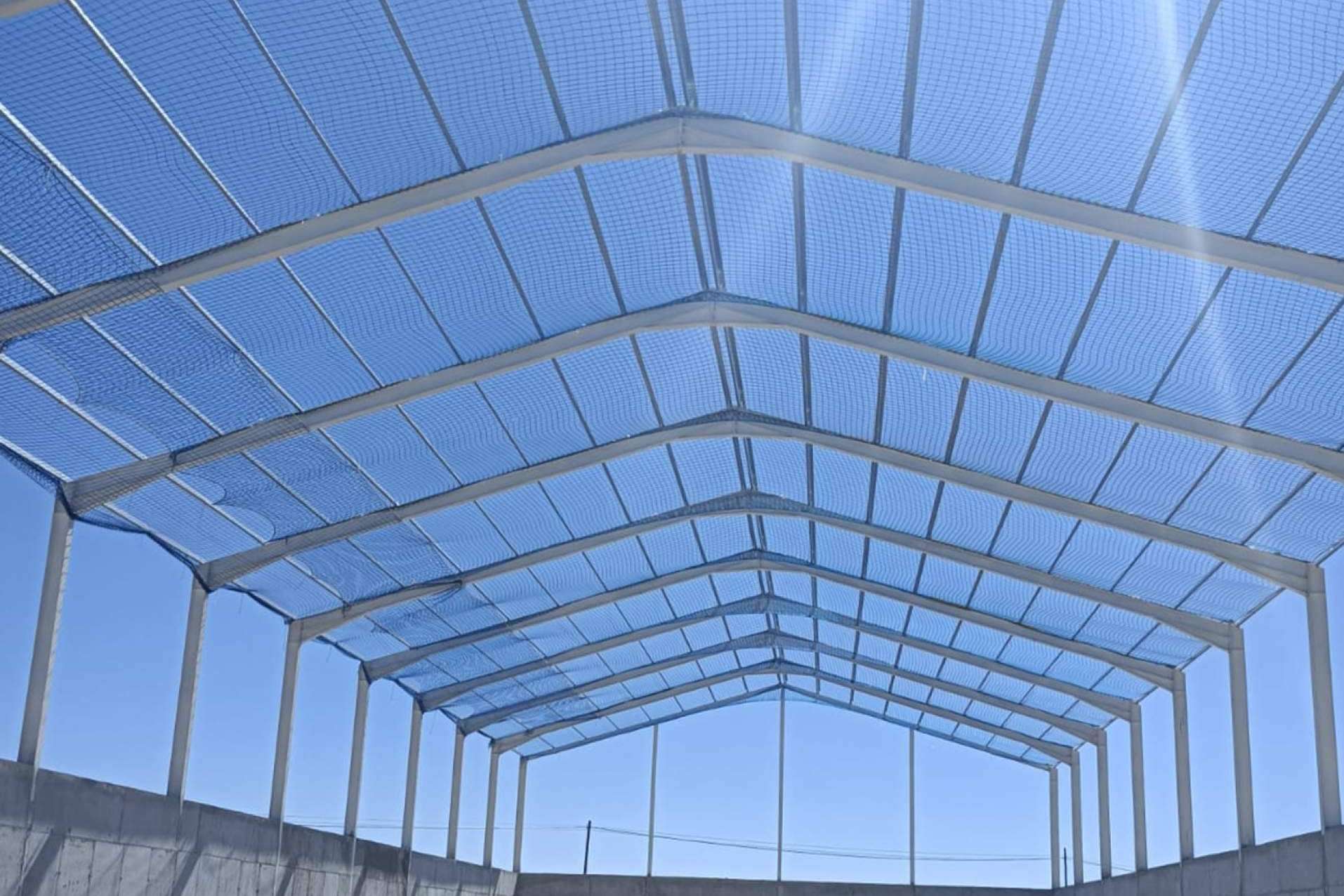 Redes y Protección refuerza la seguridad en la construcción industrial con redes horizontales y perimetrales