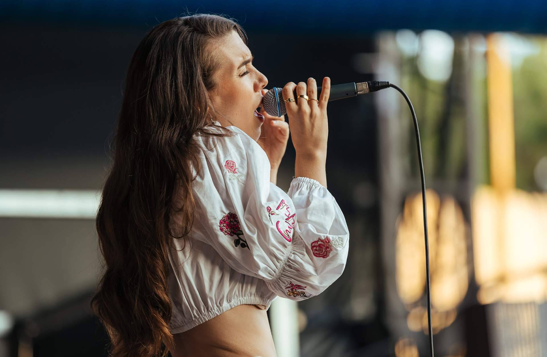 La cantautora vitoriana Mirena, presenta“14+2”. Un álbum para comprender la pérdida desde el amor