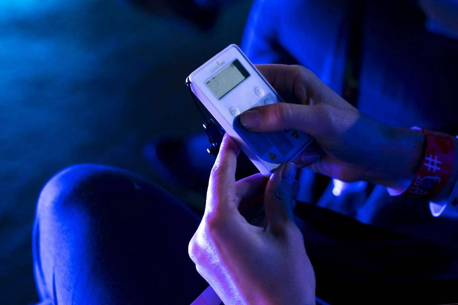 Mandos de votación inalámbricos, innovación y seguridad para eventos y asambleas
