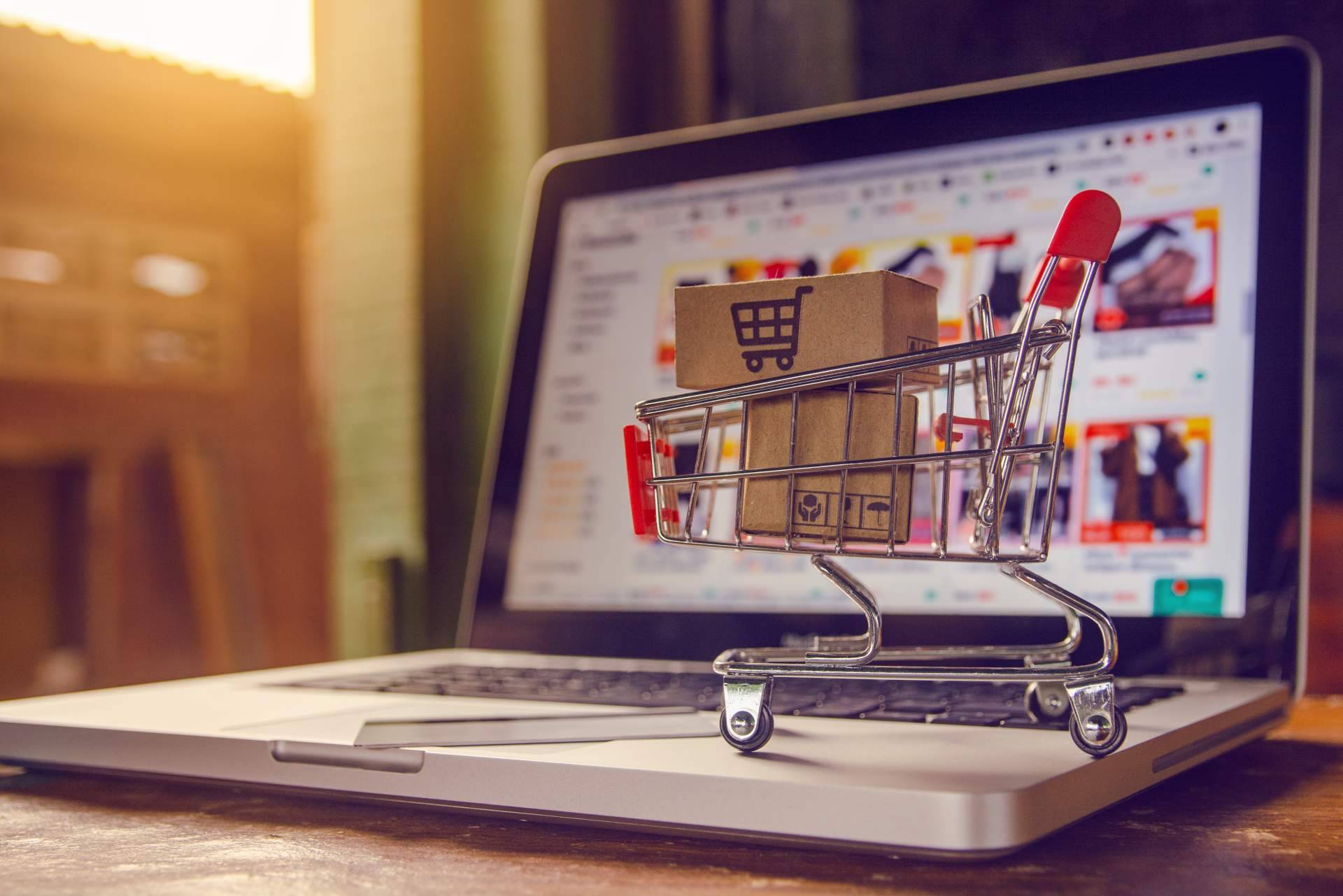 HustleXperts lanza formación en Amazon con descuento exclusivo del 10%