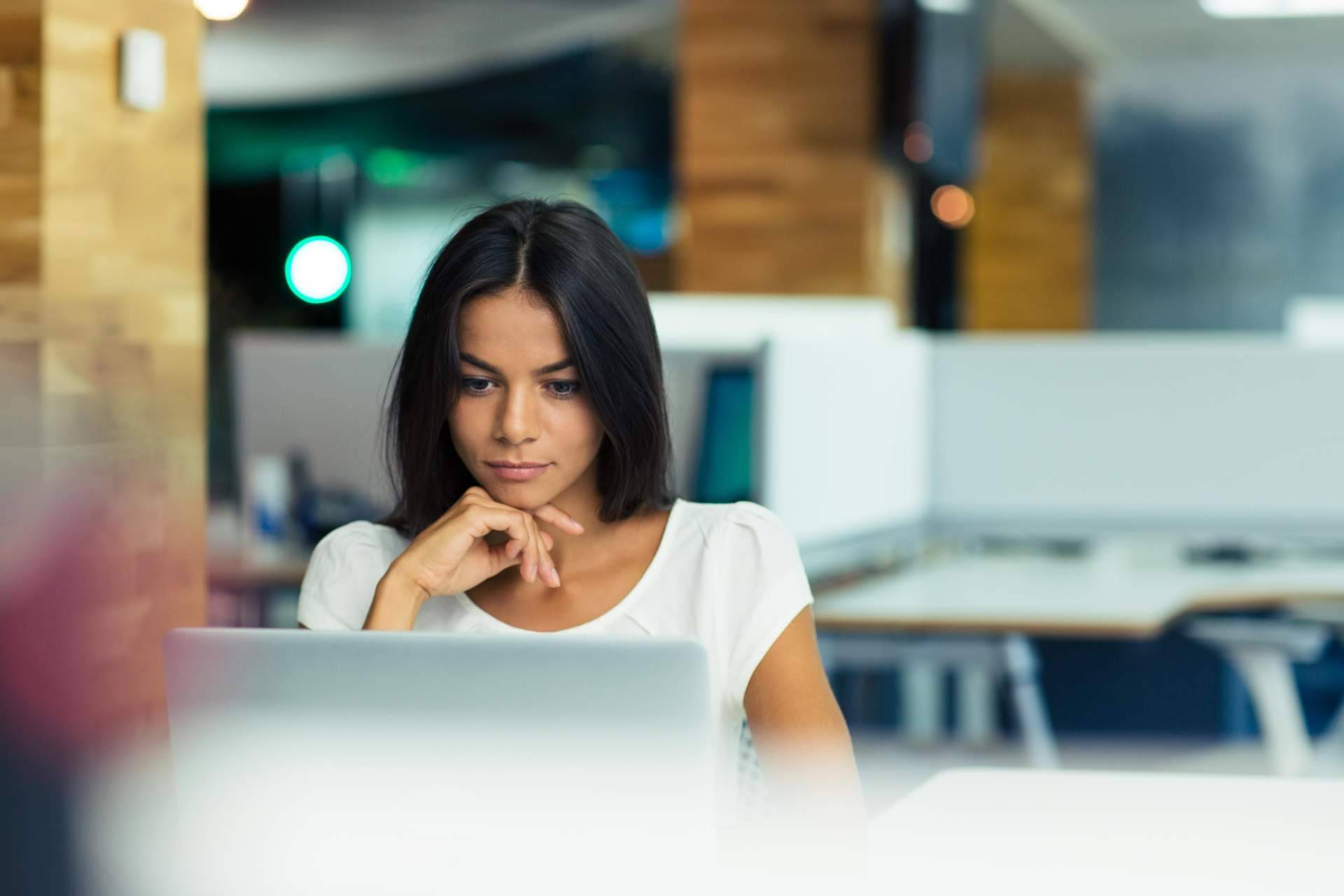Aprender inglés es más fácil en 2025 con un 30 % menos y horarios adaptados