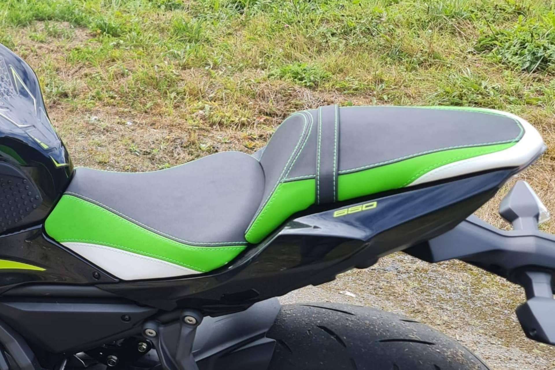 Asientos de moto personalizados, estilo y confort con la garantía de JM Fundas
