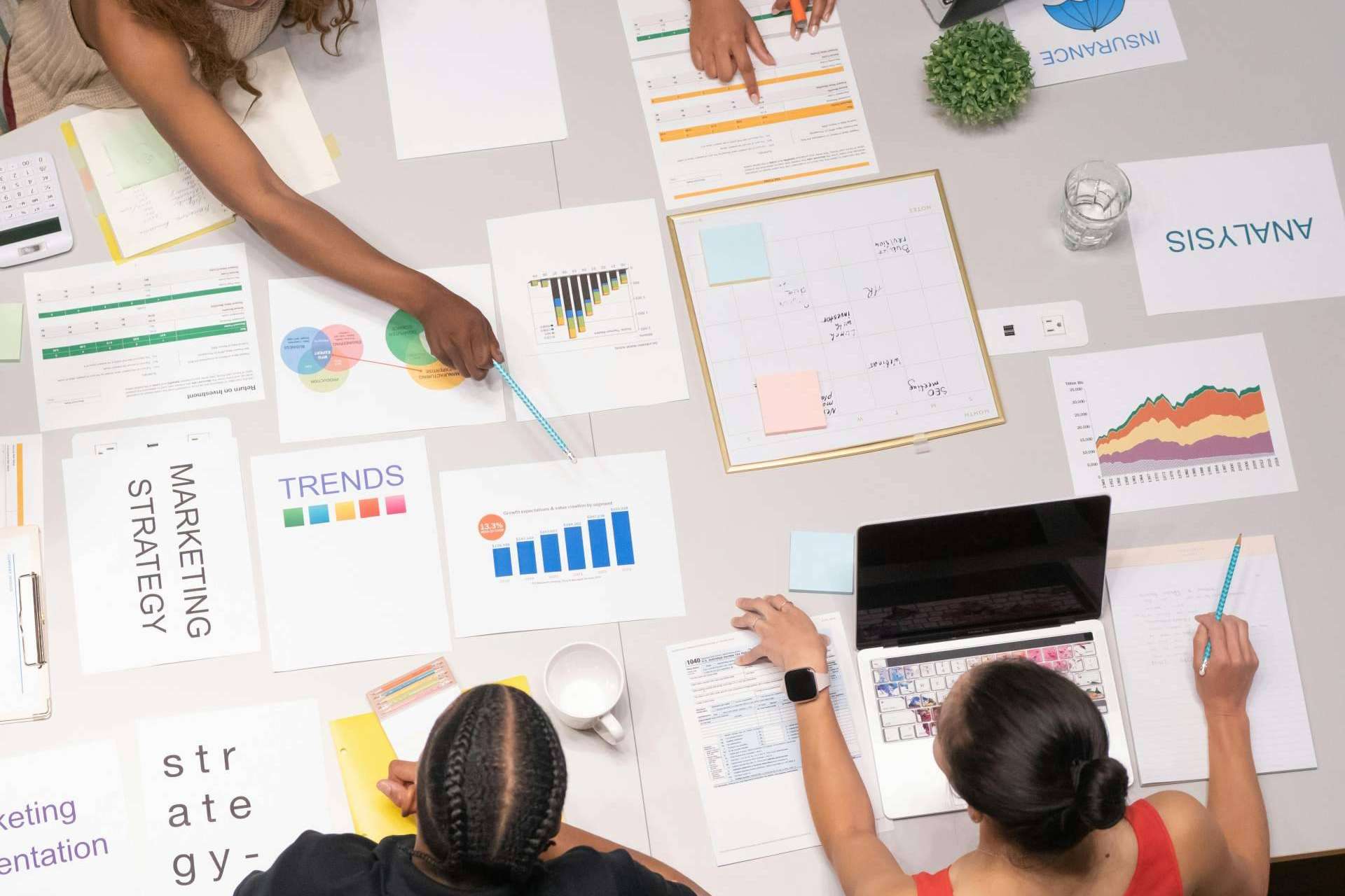 Auditoría de marketing, el servicio clave de BarmetMedia para destacar en un mercado competitivo