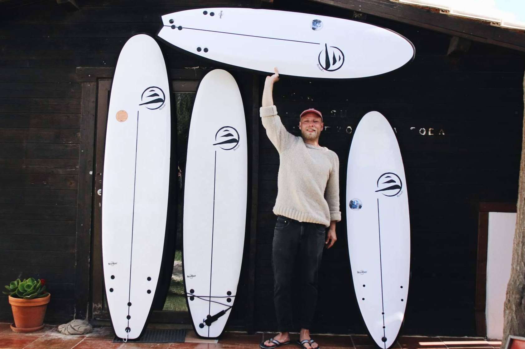 Flysurf abre su ronda de inversión para consolidarse en el sector del surf de aprendizaje