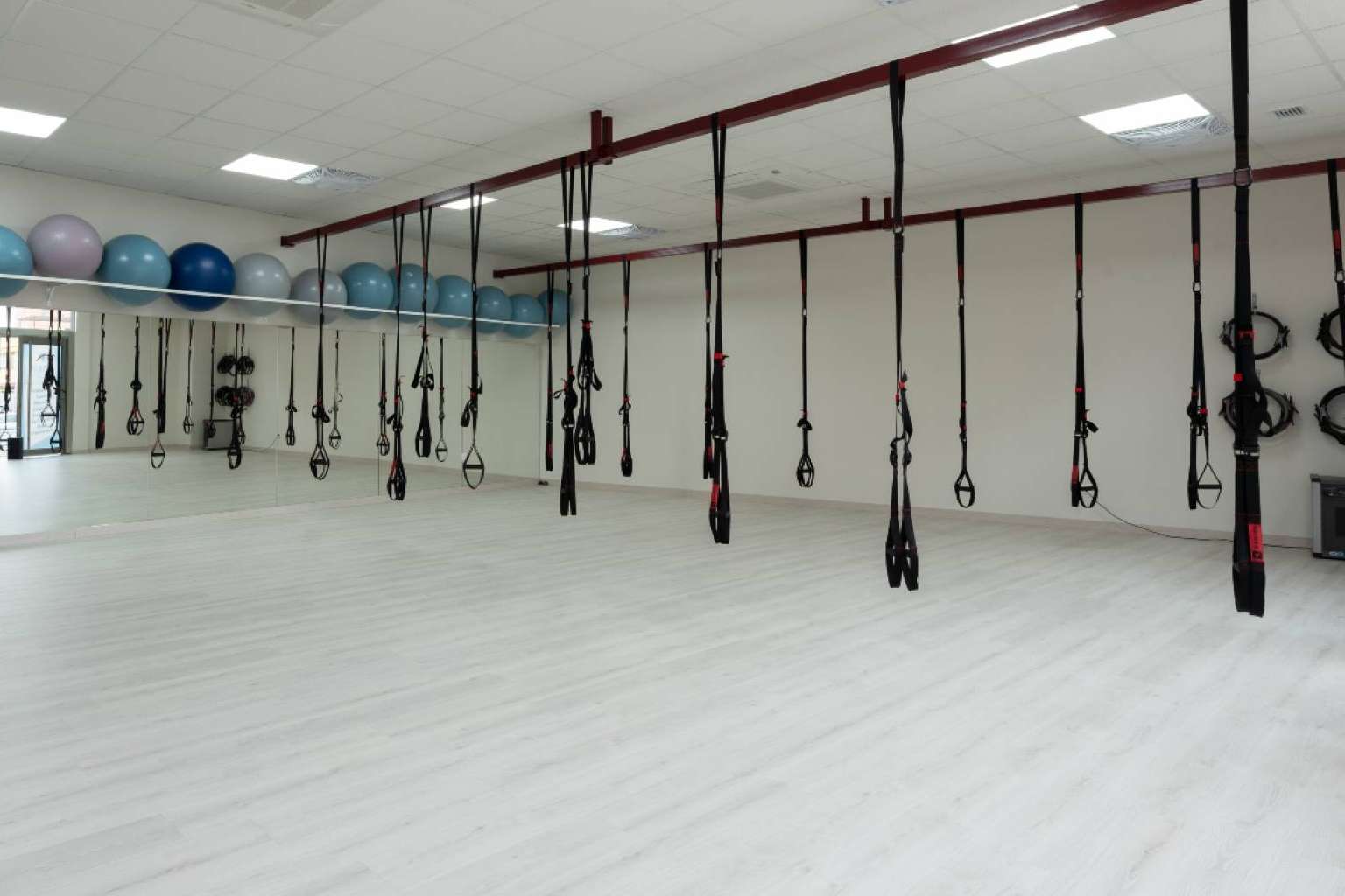 24 años de experiencia y un centro con equipamiento completo para la práctica de pilates en Huelva