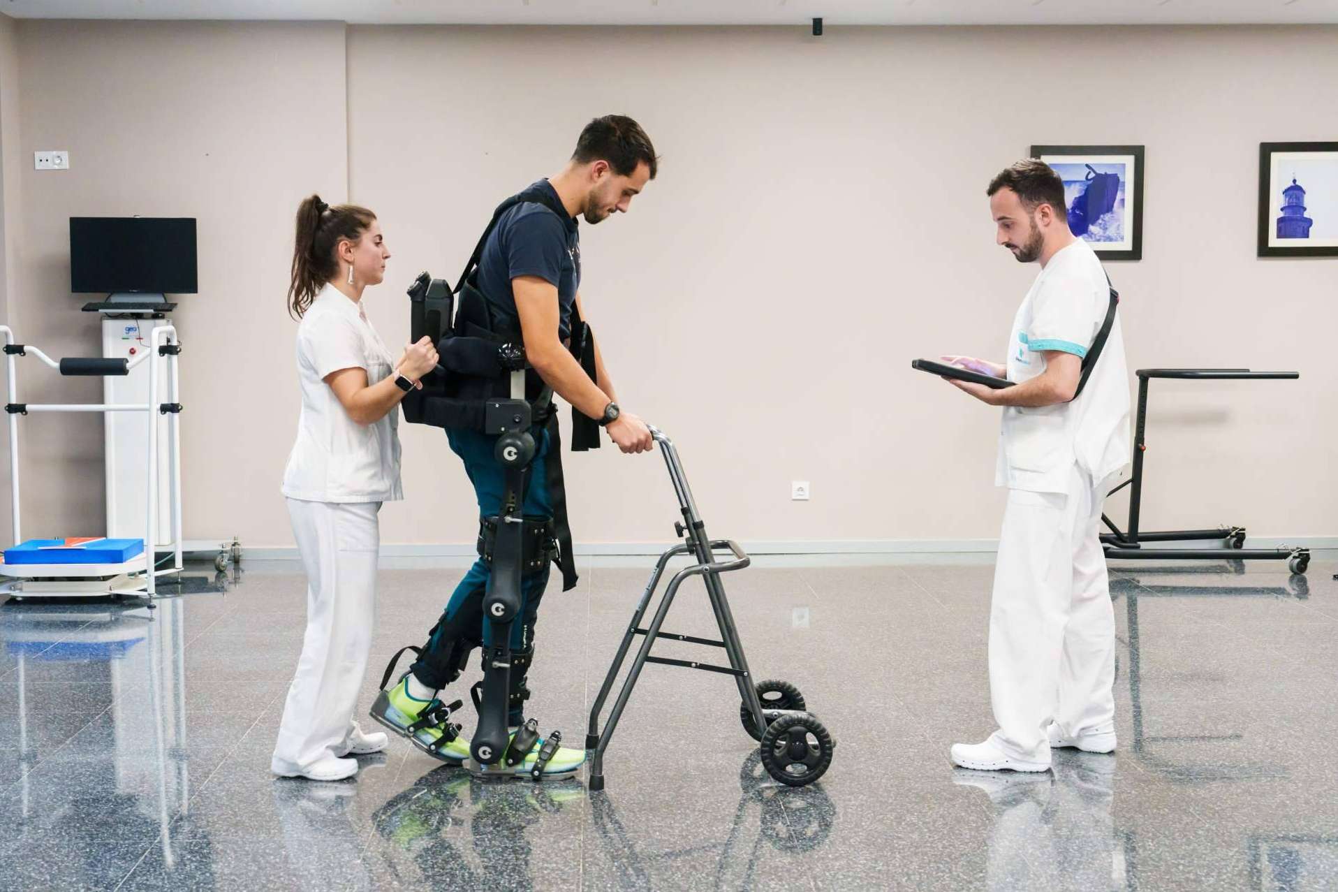 Movex Clinics revoluciona la rehabilitación con exoesqueletos de última generación​
