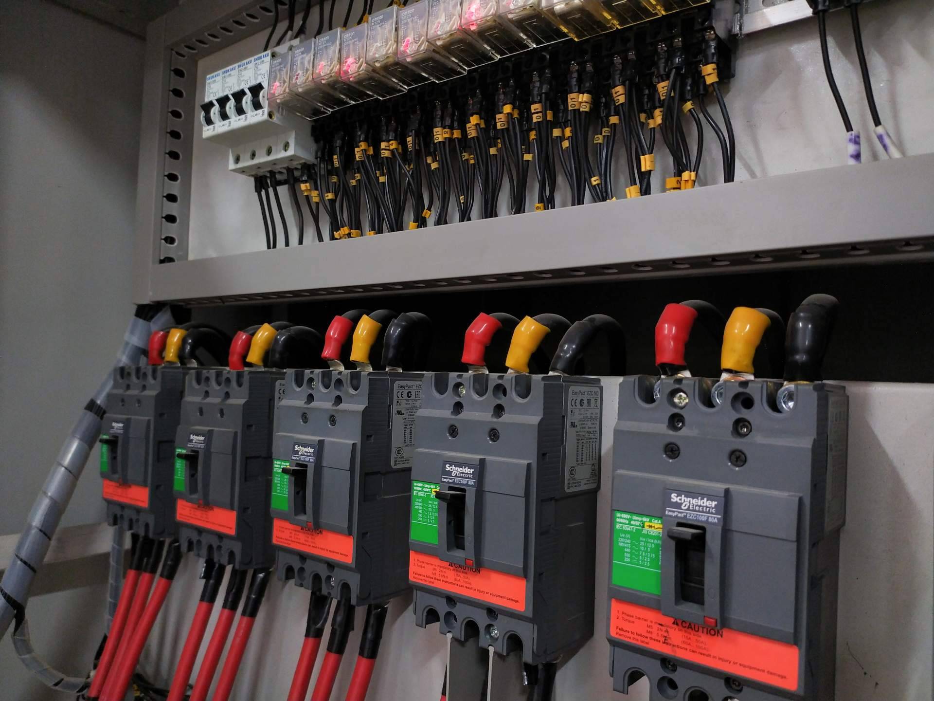 Cadenza Electric amplía su catálogo con material eléctrico Schneider Electric a precios competitivos