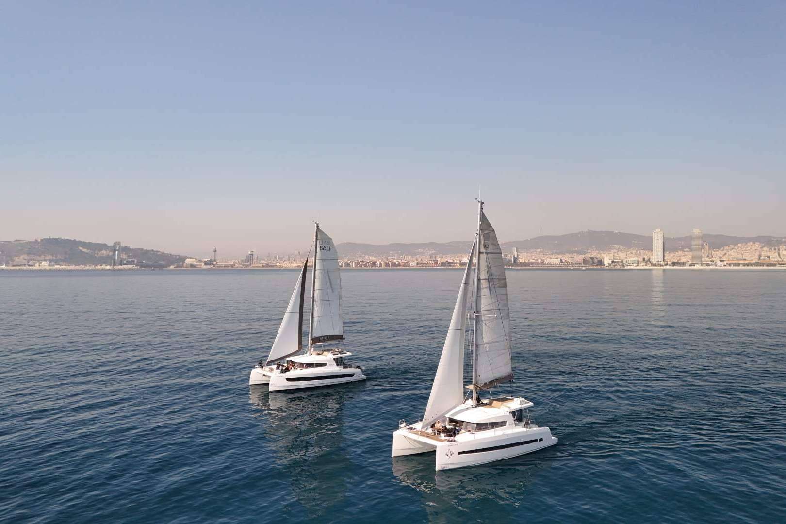 El lujo de navegar en mayo por Barcelona cobra vida con la propuesta de Sondevela