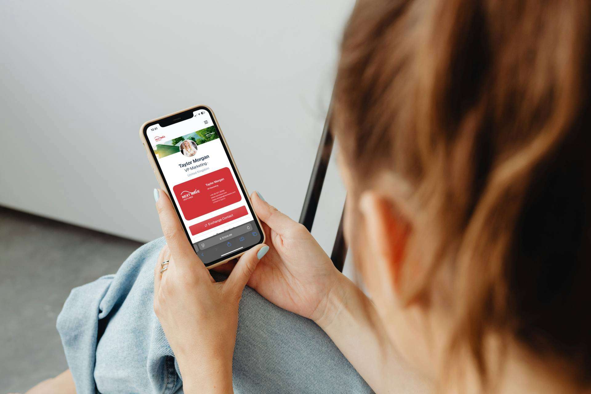 Knowee para equipos; construye una identidad corporativa fuerte desde cada tarjeta