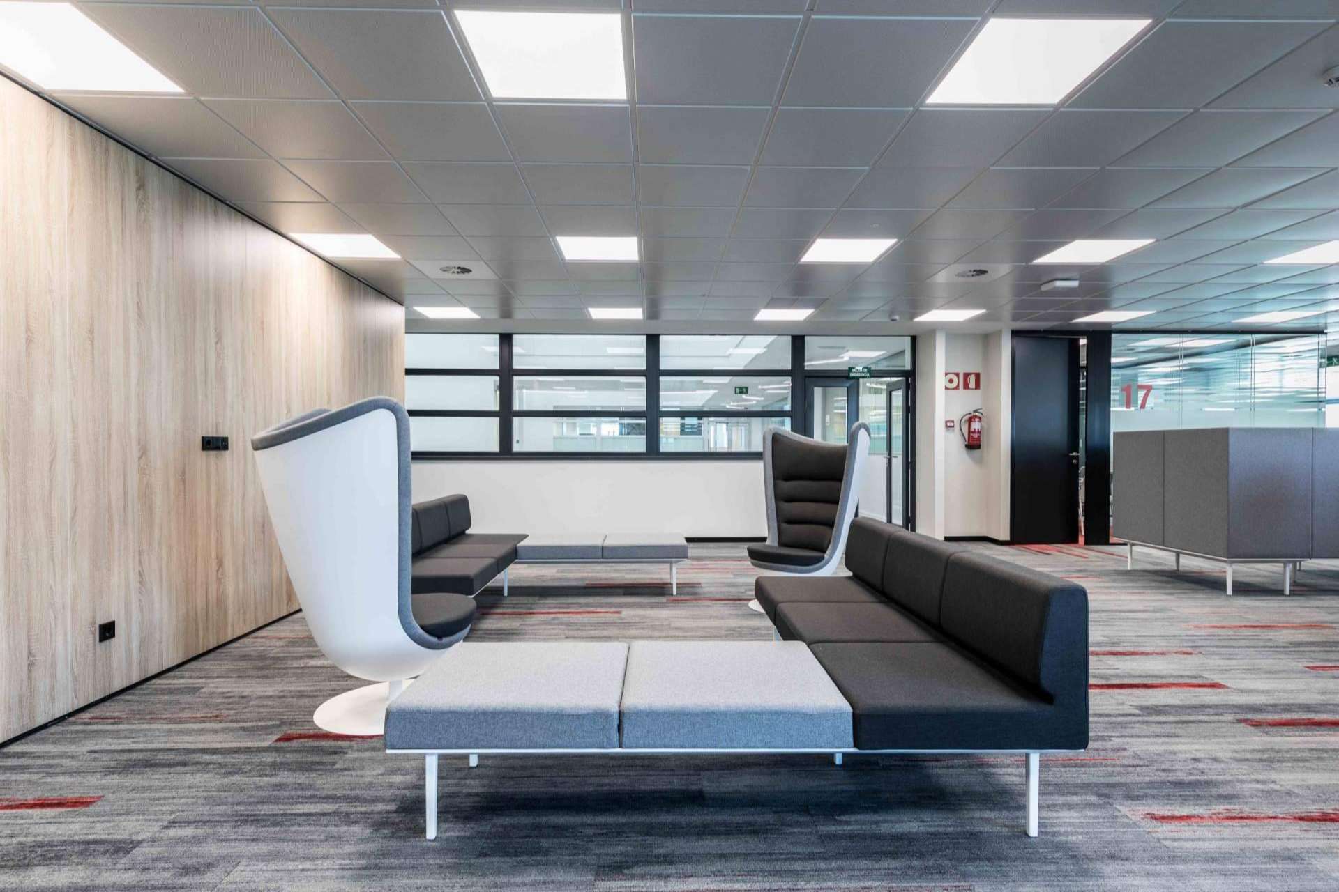 Spacio impulsa la productividad en oficinas con sillas ergonómicas de diseño personalizado