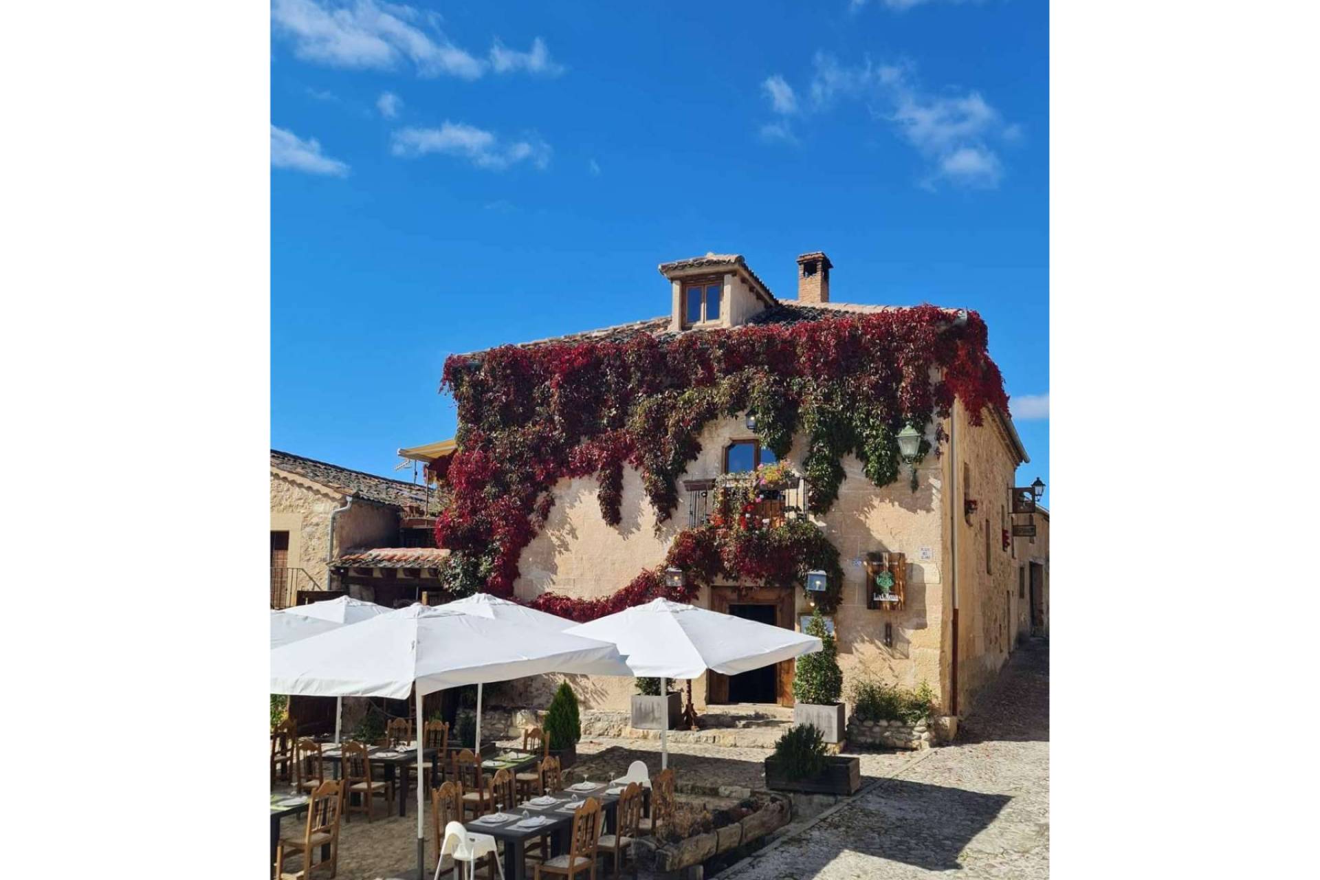 La Olma y sus terrazas para el buen tiempo, una propuesta de cocina tradicional en pleno corazón de Pedraza