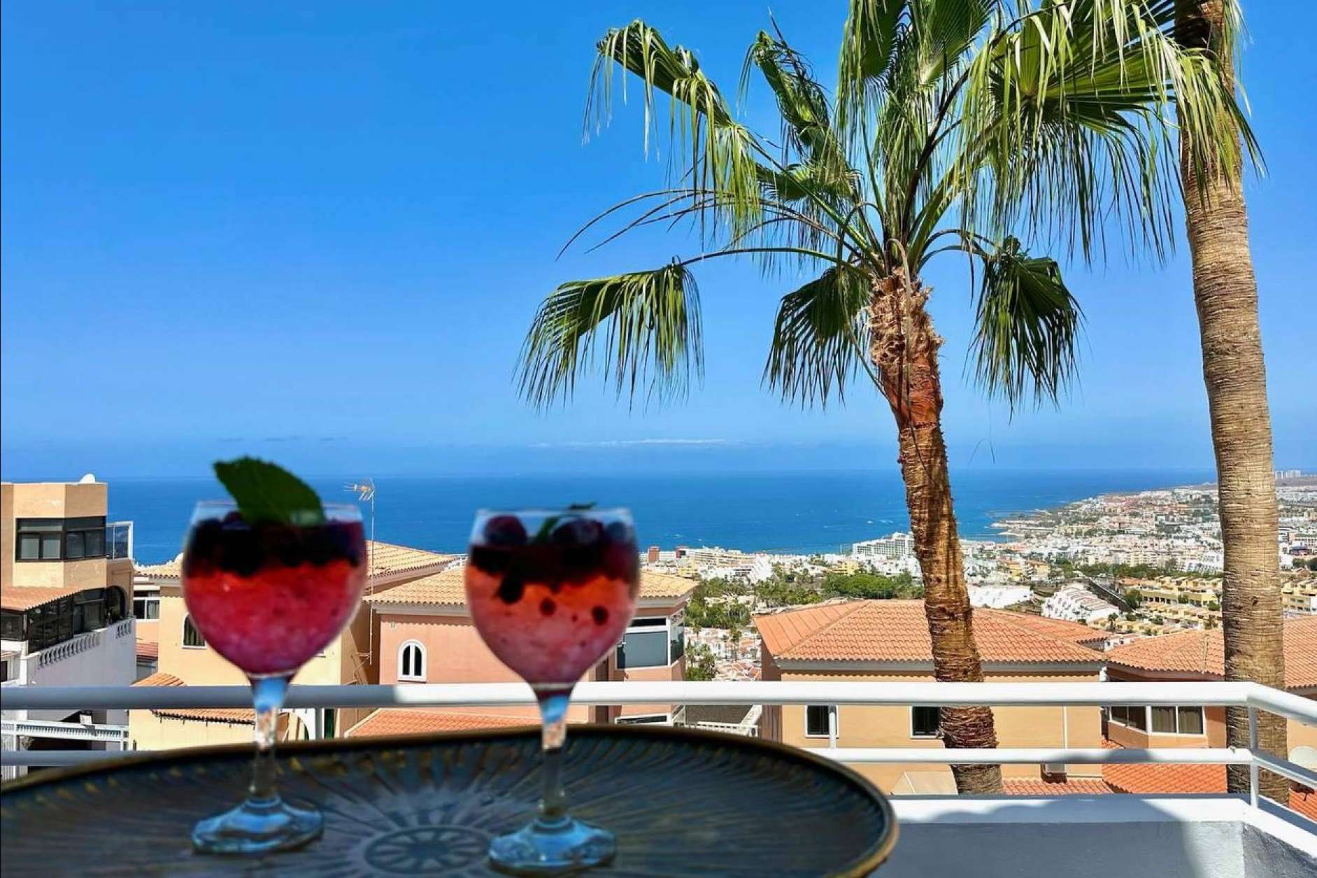 Canarias.com ofrece alquiler de coches y reservas de villas de lujo en Tenerife