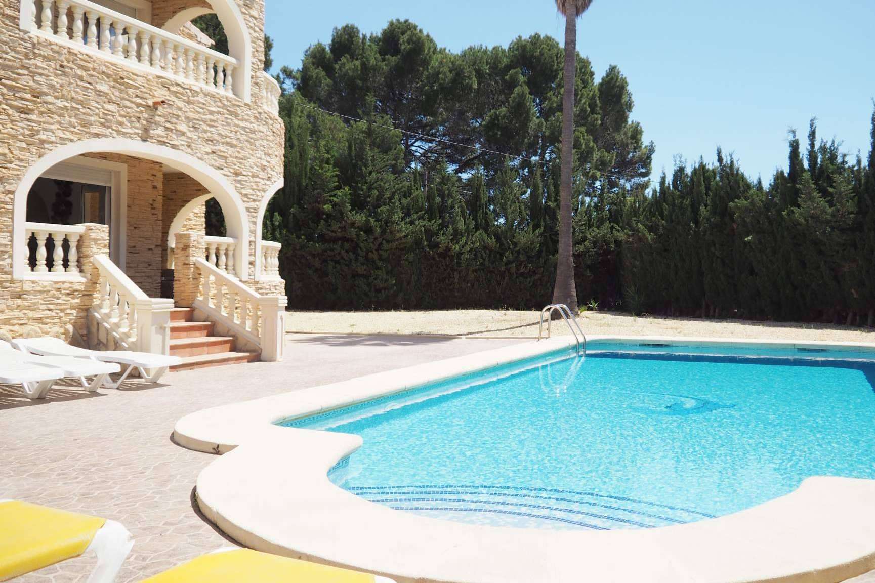 Alquileres Agatha Martínez amplía su oferta de alquiler turístico en Calpe con villas y apartamentos exclusivos