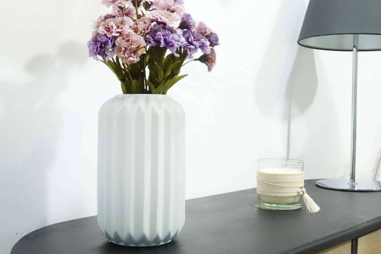 Flores decorativas, el recurso infalible de Hogar y Más para crear ambientes únicos
