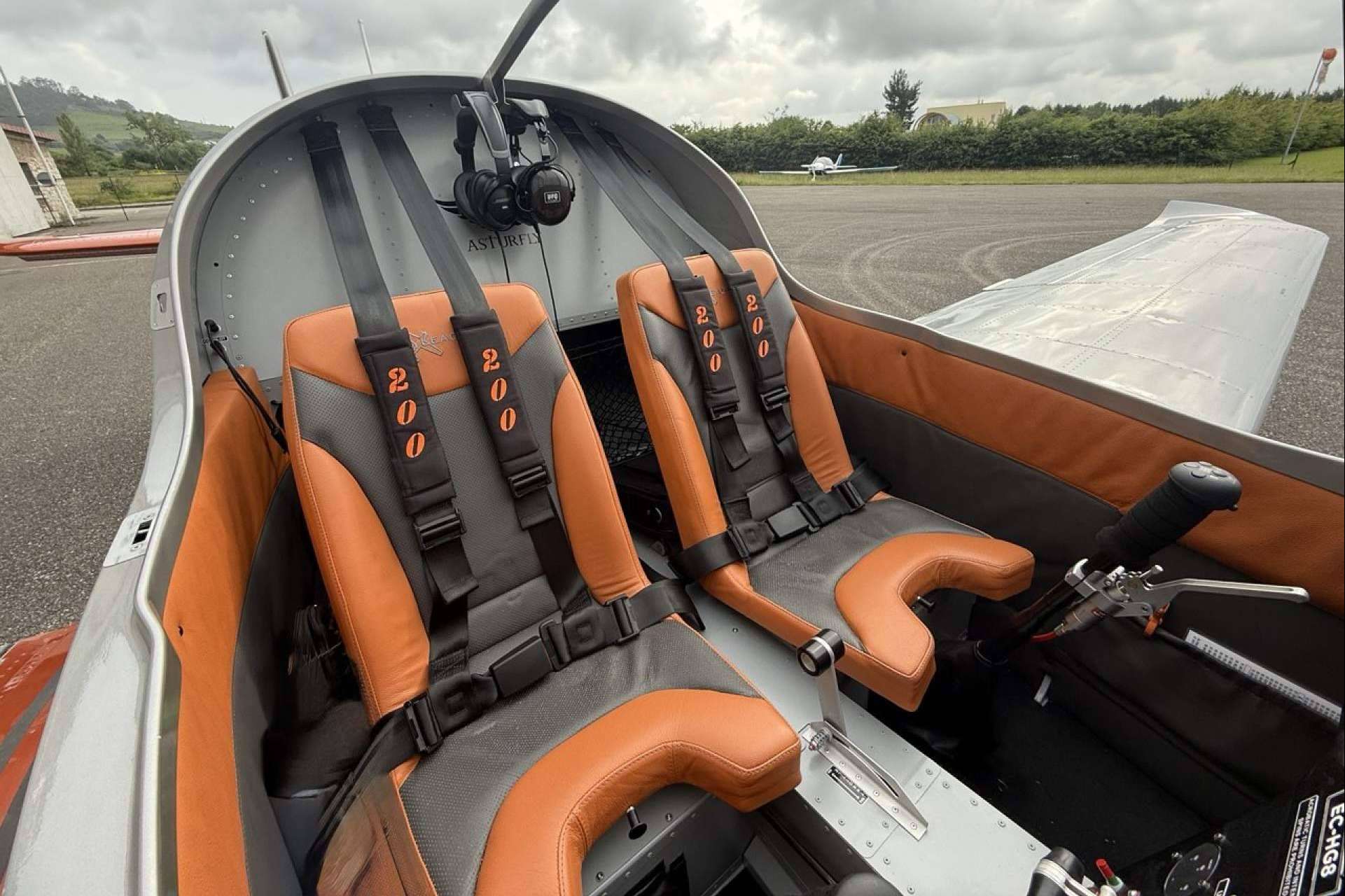 El vuelo recreativo se profesionaliza con la propuesta 'Piloto por un día' de Asturfly