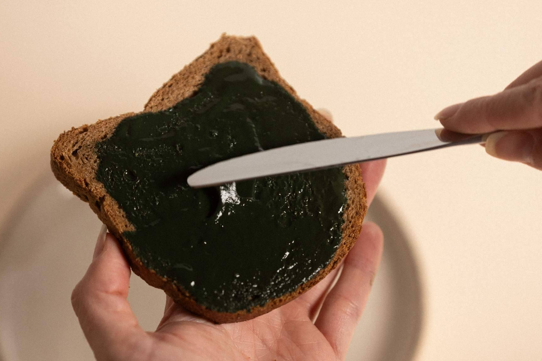 Blauver impulsa la producción artesanal de espirulina ecológica fresca en España