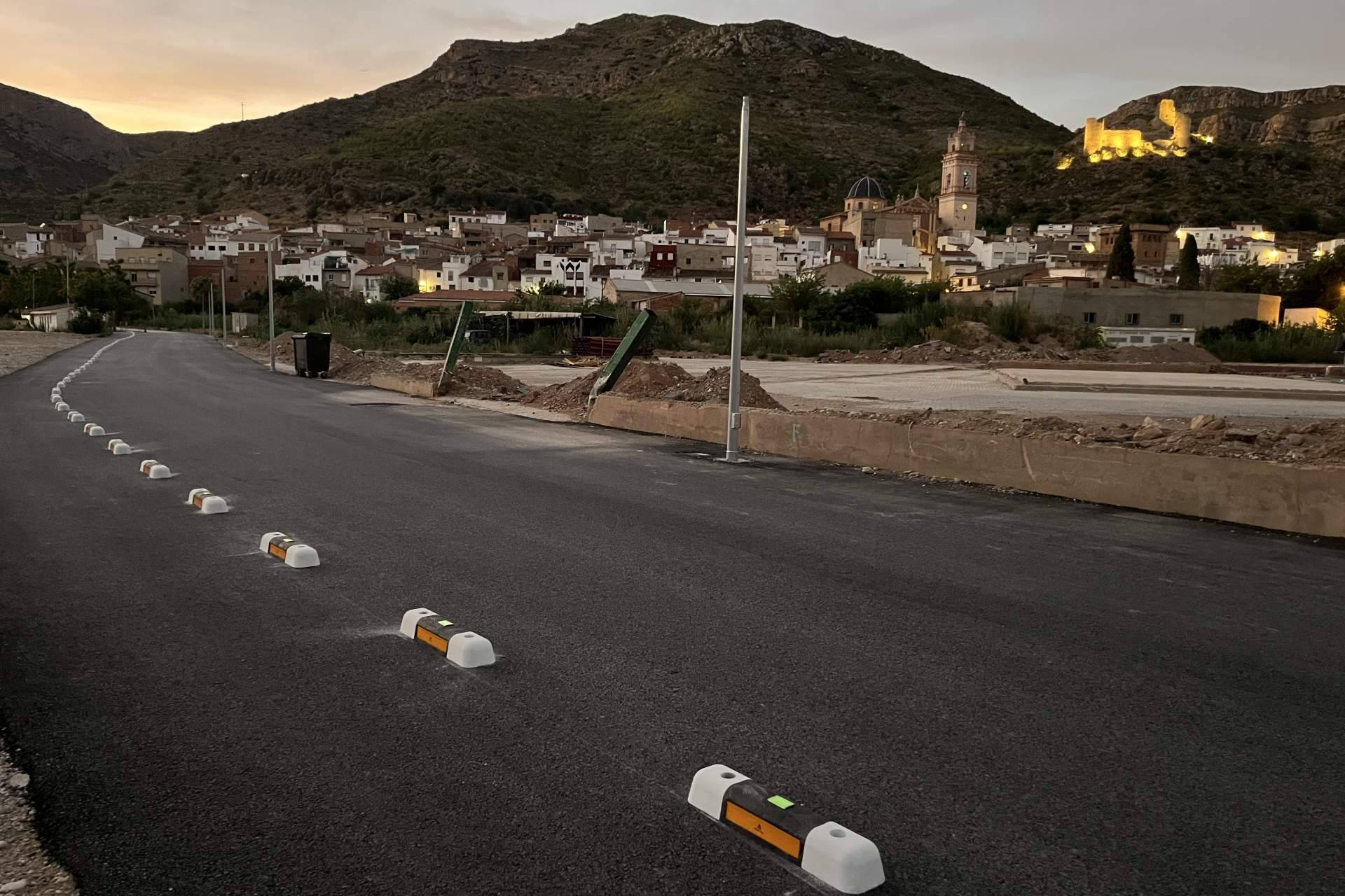 Ciudades más seguras; Abadecom Urban desarrolla un separador fotoluminiscente para carriles bici