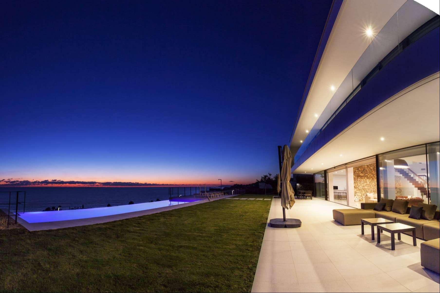 Zahara de los Atunes, escenario de la exclusiva Villa Alkaram para vacaciones de lujo
