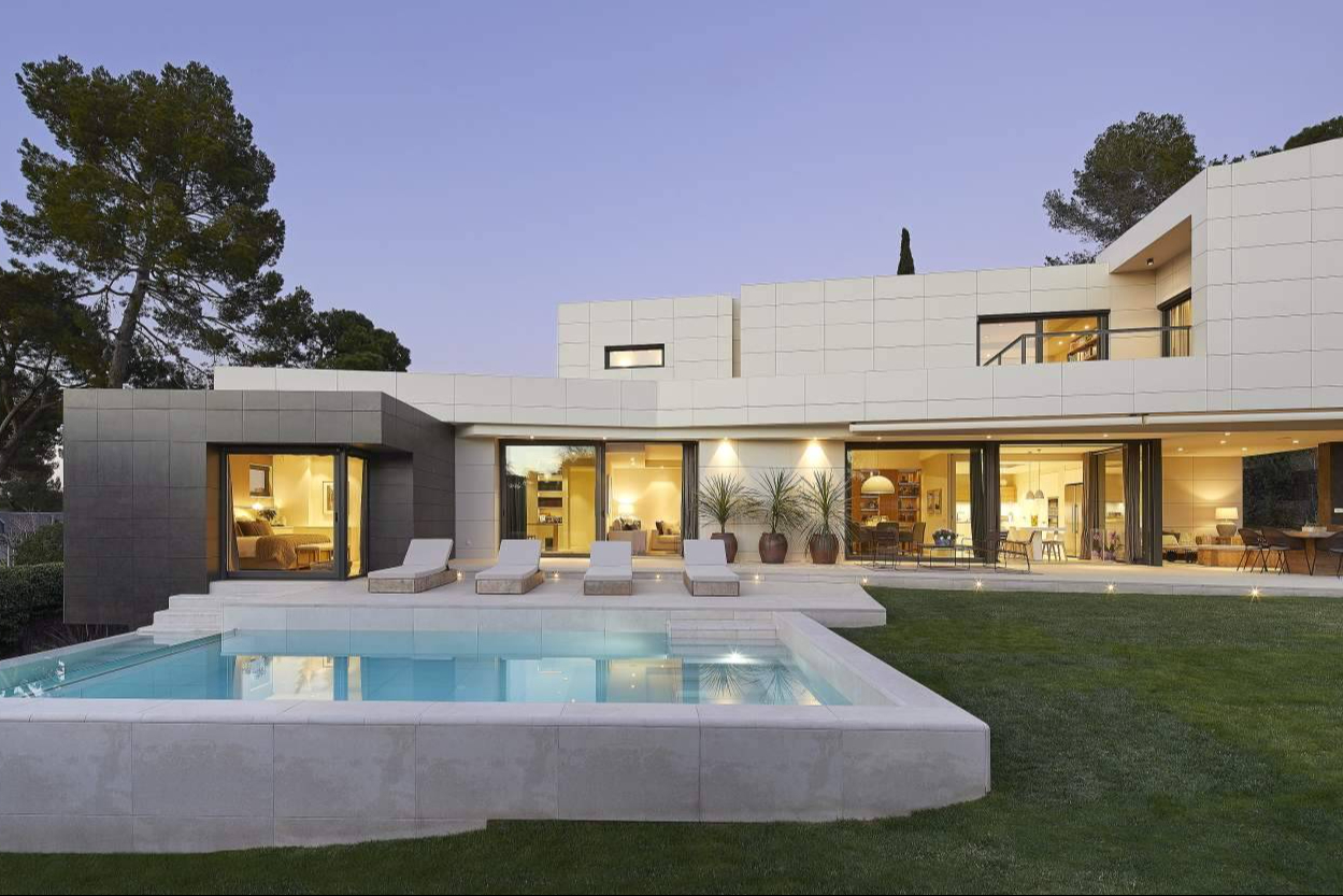 IMAB House refuerza su posicionamiento con servicios de arquitectura, gestión legal y reformas premium