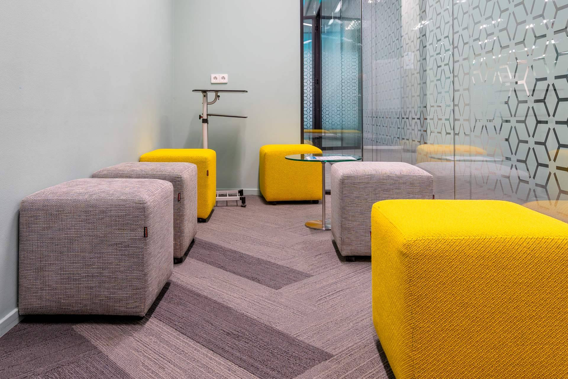 Cabinas acusticas para oficinas modernas, Mercaoficina refuerza su apuesta por el confort y la privacidad