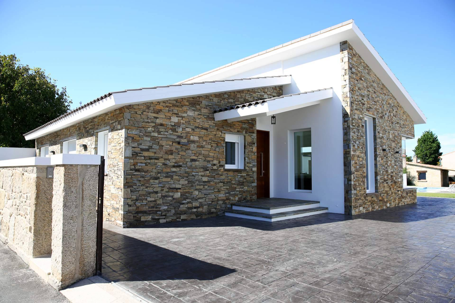 Naturaleza, playa y relax, Viña de Millán, una vivienda vacacional con piscina en O Grove, Rías Baixas
