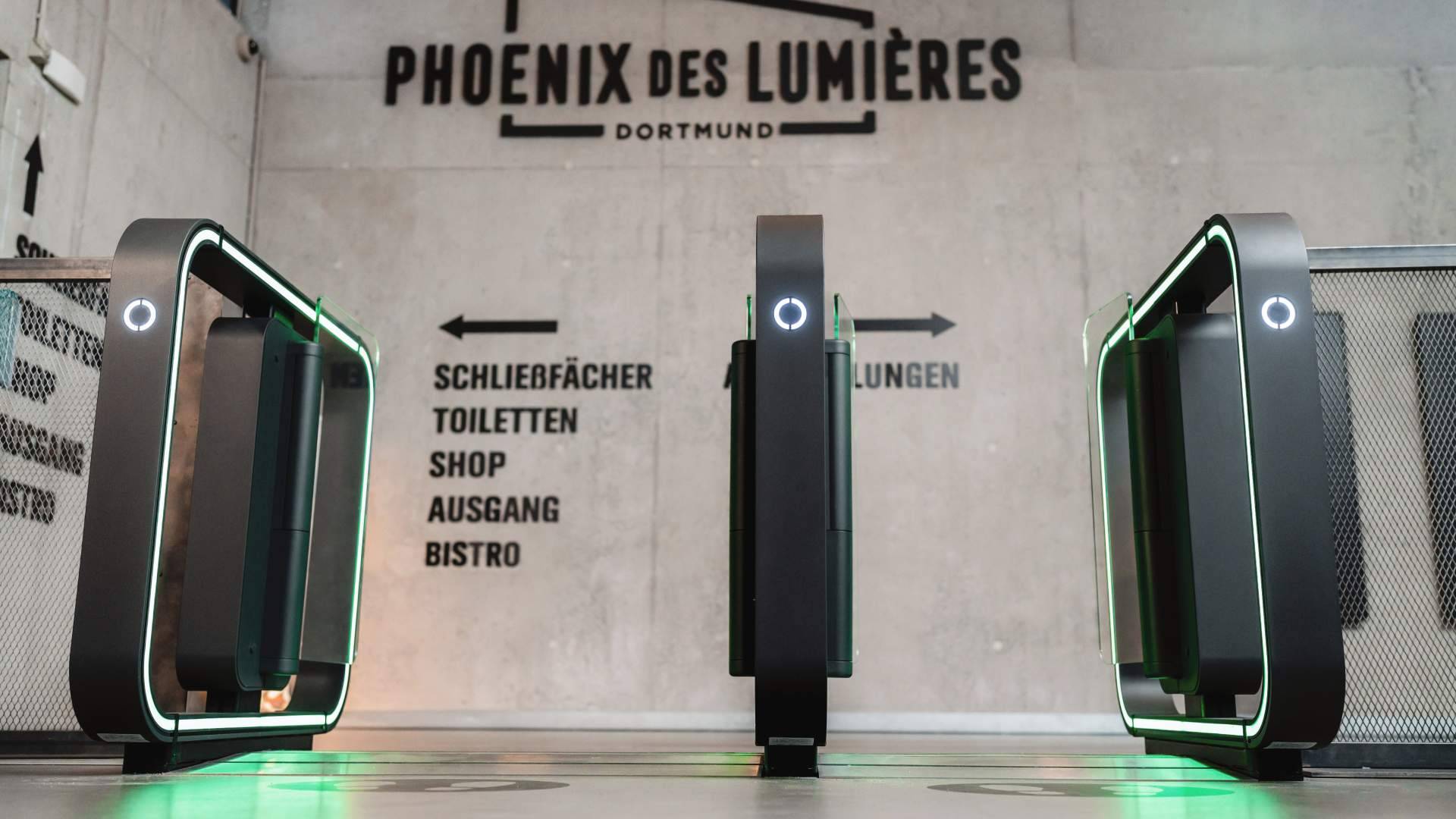 Control de accesos y diseño personalizado unidos en la speedgate ASSA ABLOY SG Expression