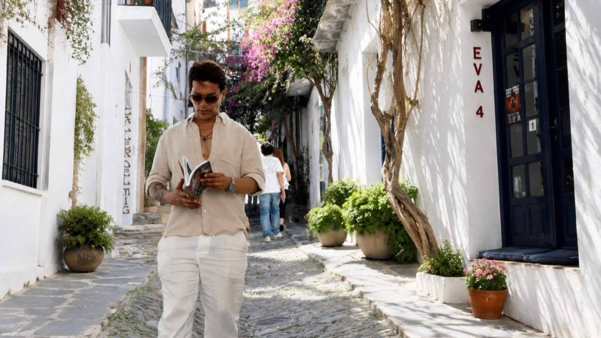 Jorge Reis presenta FÉ · Diario de un peluquero, una obra sobre cicatrices, fe y transformación personal