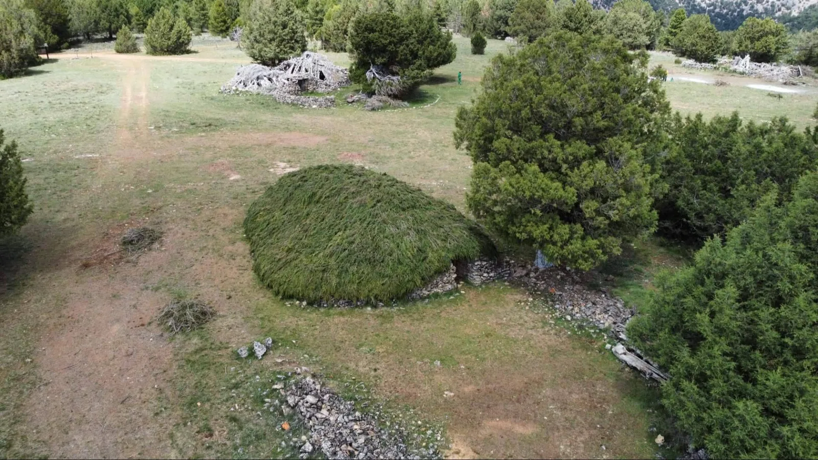 El Alto Tajo recupera sus chozones sabineros para preservar su memoria pastoril y reforzar su atractivo turístico