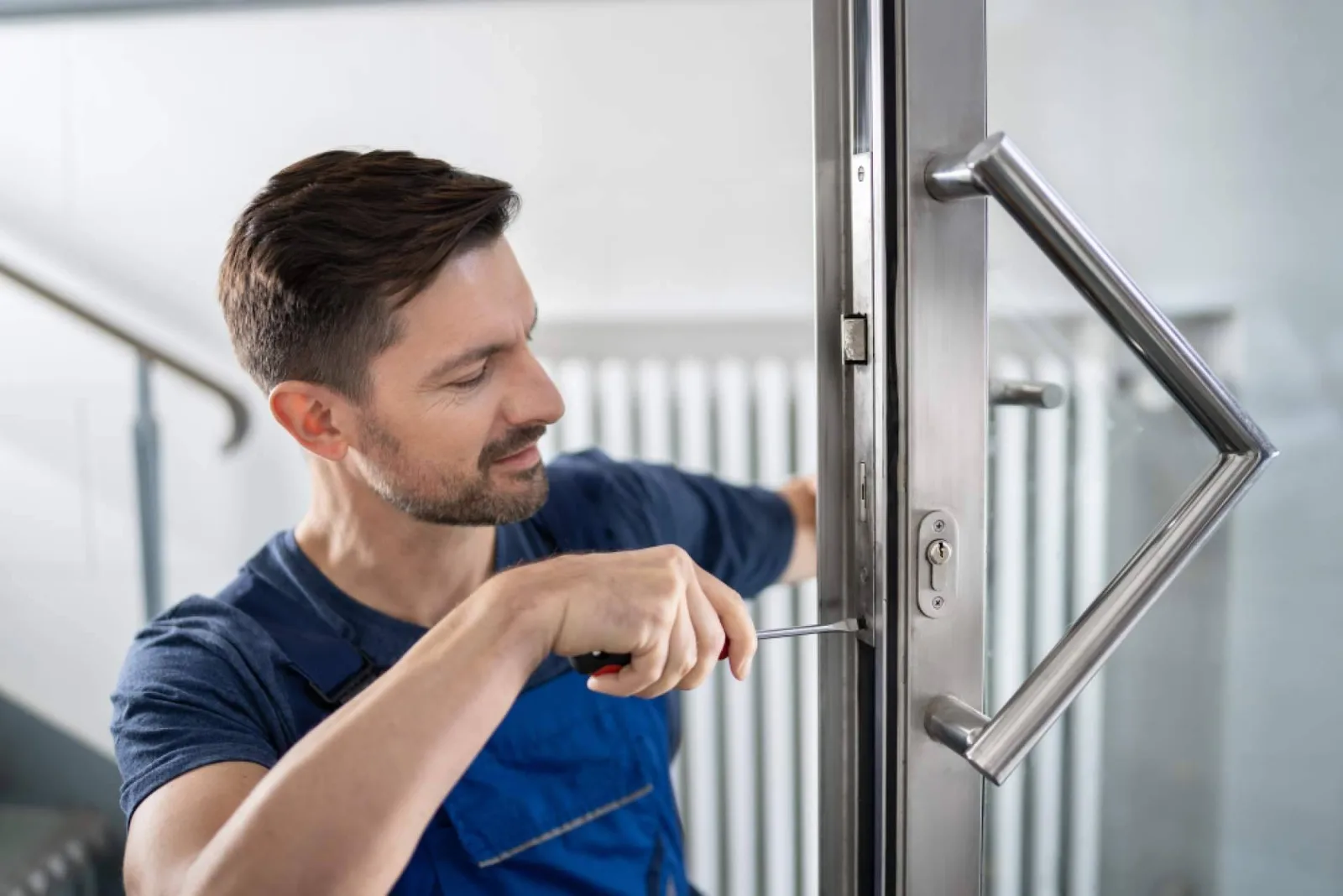 Una puerta no tiene por qué detener el día; Apertura de Puertas Rapid abre el paso con sus cerrajeros 24 horas